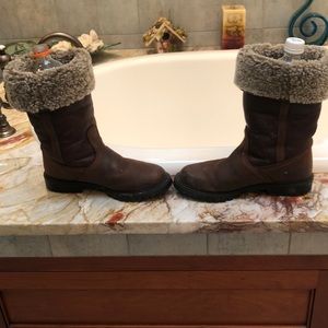 Warm leather shearling lined boots